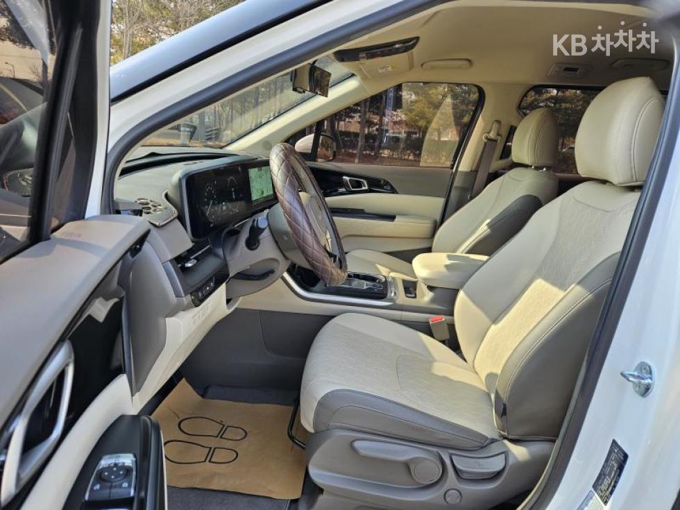 Kia Carnival — miniaturë 6