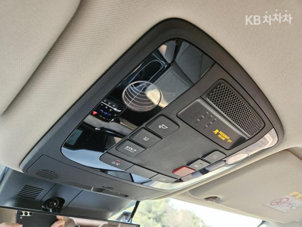 Kia Carnival — miniaturë 13
