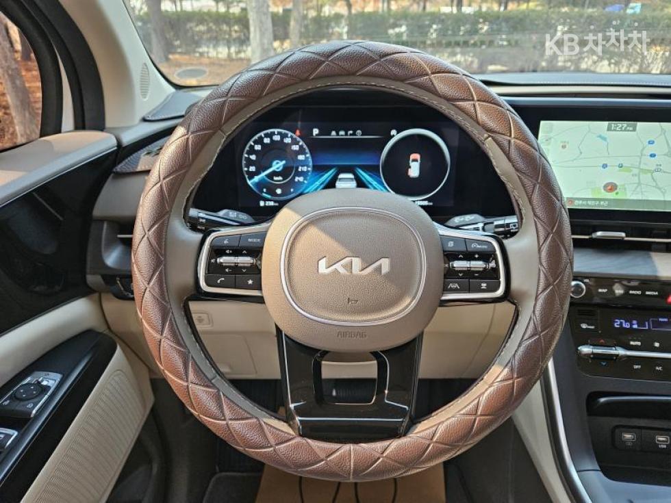 Kia Carnival — miniaturë 17