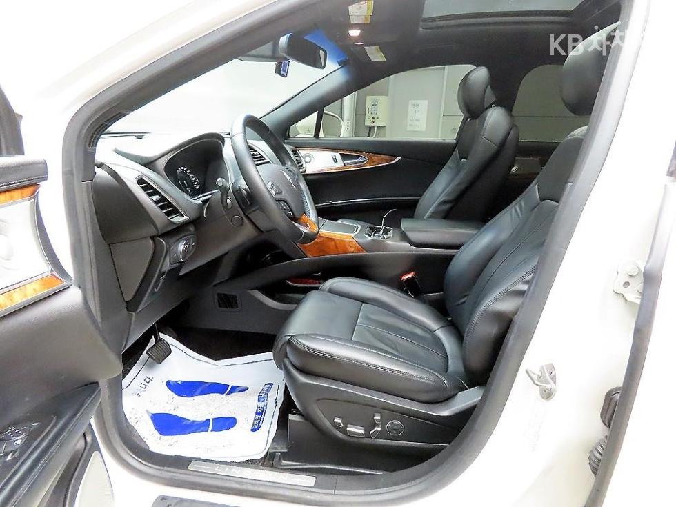 2016 Lincoln MKX 2 photo