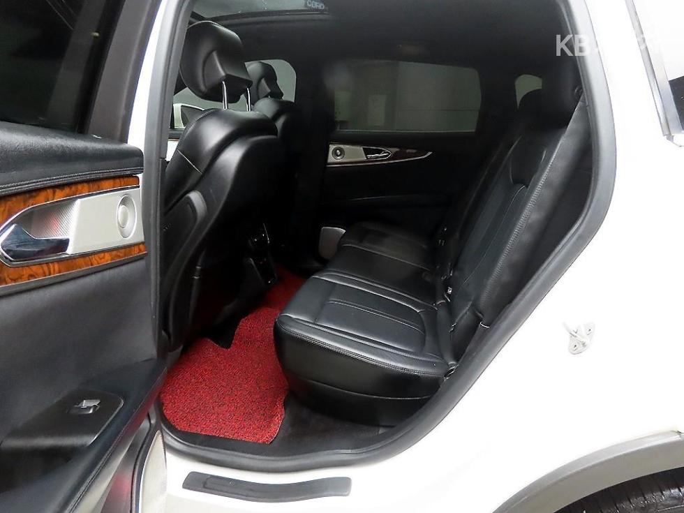 2016 Lincoln MKX 2 photo
