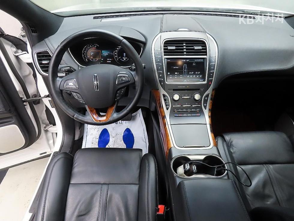 2016 Lincoln MKX 2 photo