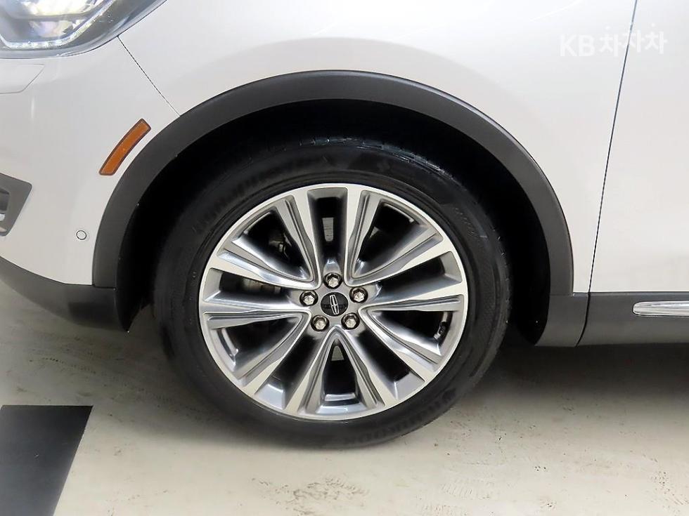 2016 Lincoln MKX 2 photo