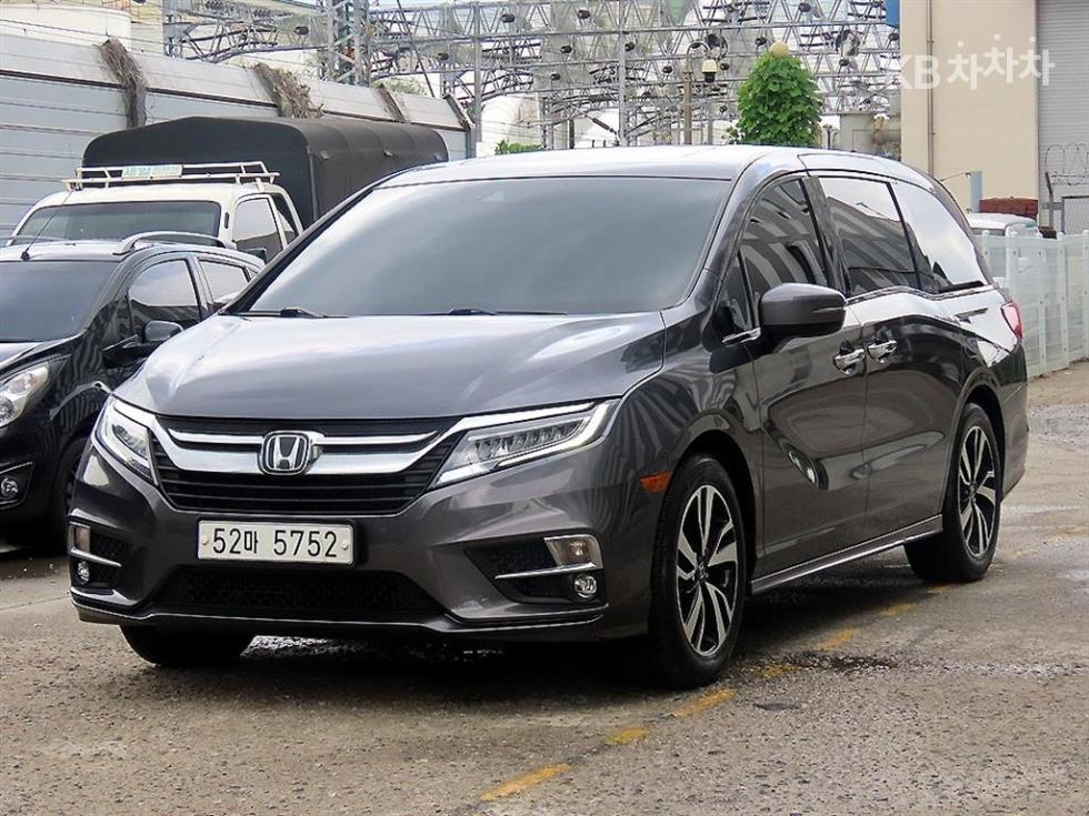 Honda Odyssey — miniaturë 2