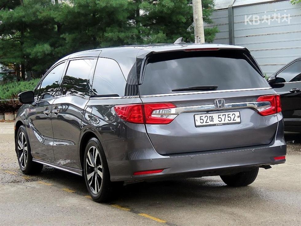 Honda Odyssey — miniaturë 3