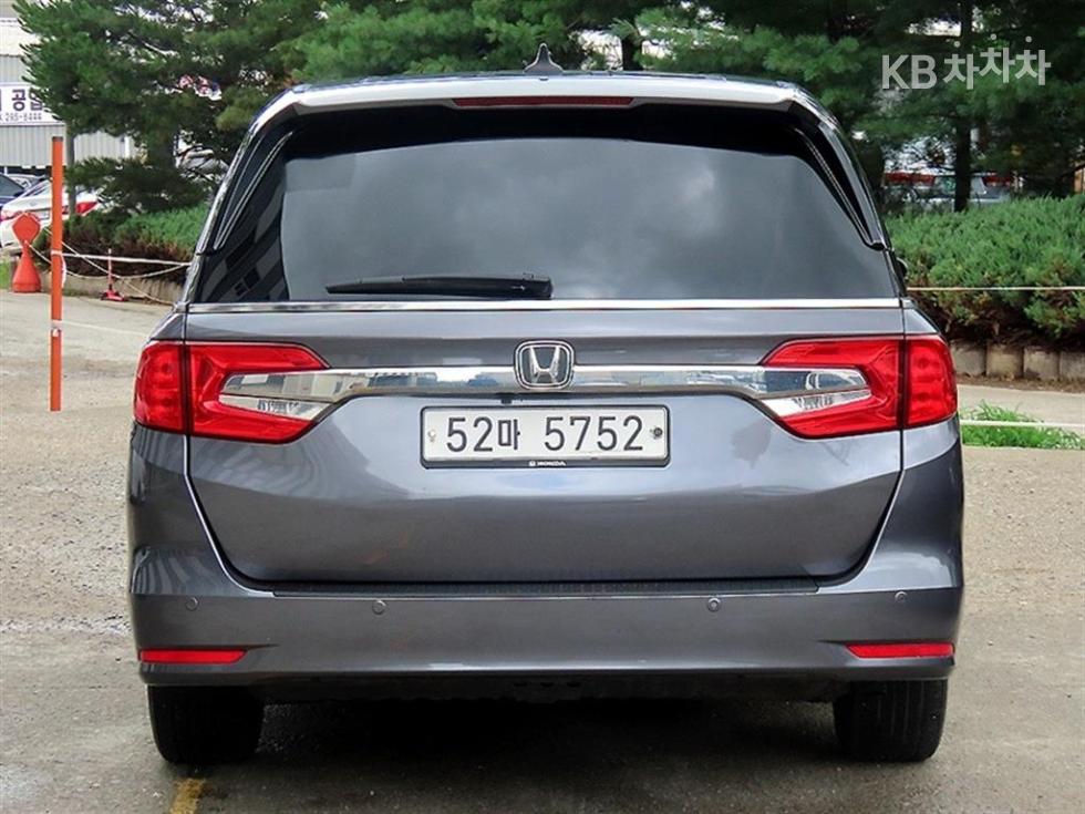 Honda Odyssey — miniaturë 4