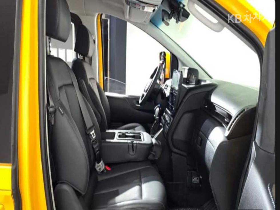 Hyundai Staria — miniaturë 15