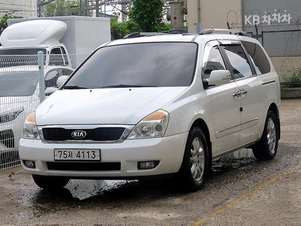 Kia Carnival — miniaturë 2