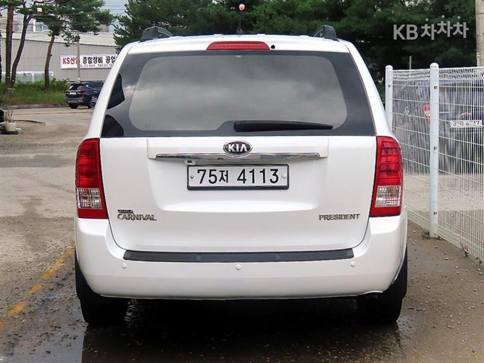 Kia Carnival — miniaturë 4