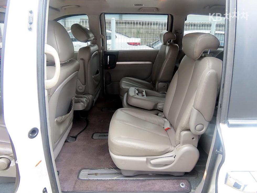 Kia Carnival — miniaturë 6