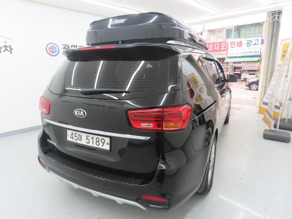 Kia Carnival — miniaturë 4