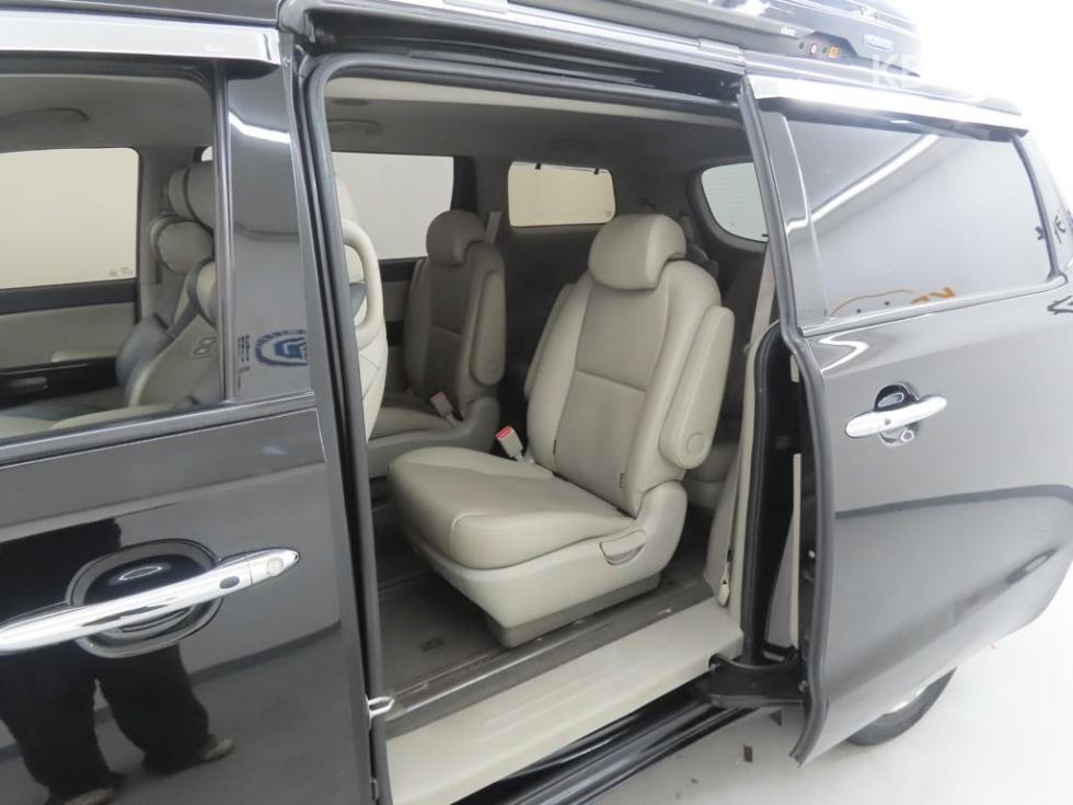 Kia Carnival — miniaturë 6