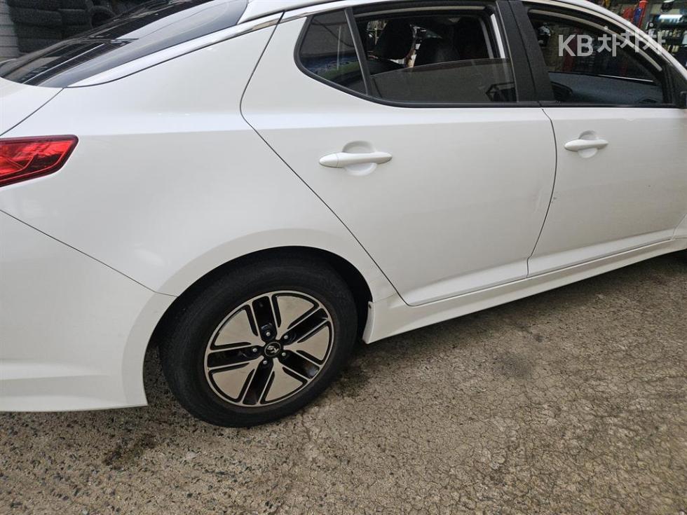 Kia K5 — miniaturë 3