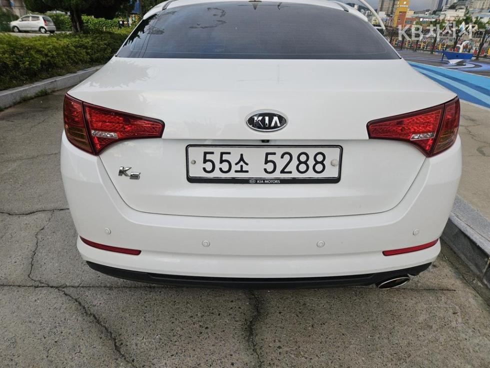 Kia K5 — miniaturë 9