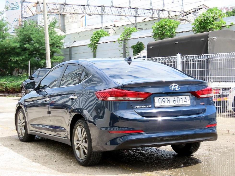 Hyundai Avante — miniaturë 3