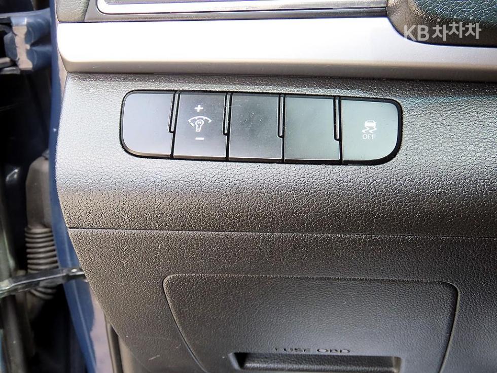 Hyundai Avante — miniaturë 12