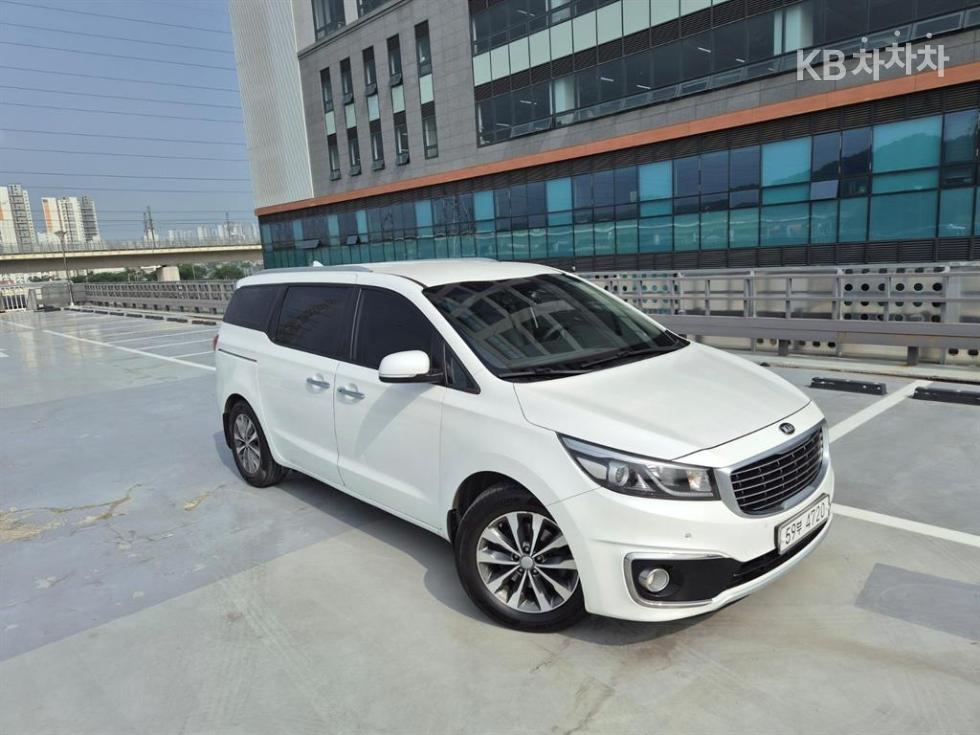 Kia Carnival — miniaturë 3