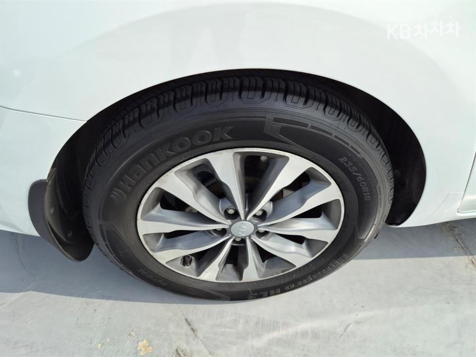 Kia Carnival — miniaturë 6