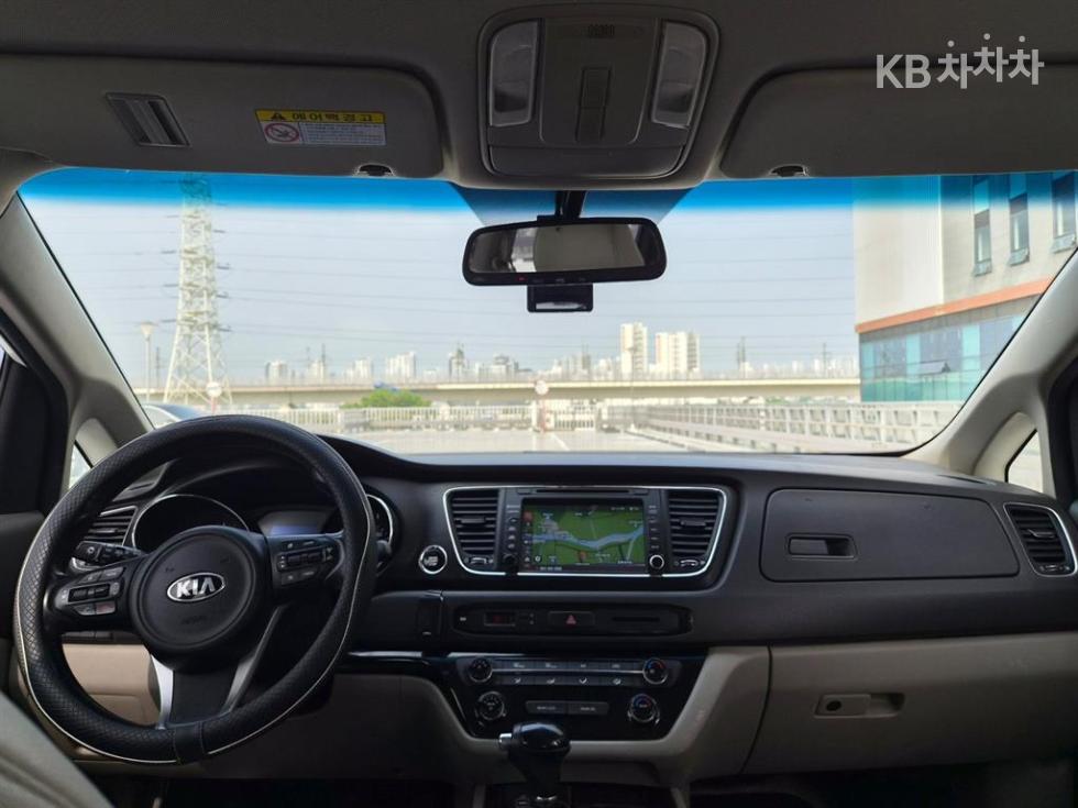 Kia Carnival — miniaturë 19