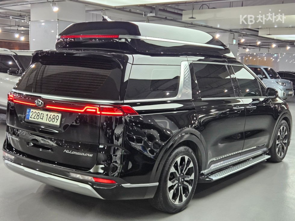 Kia Carnival — miniaturë 4