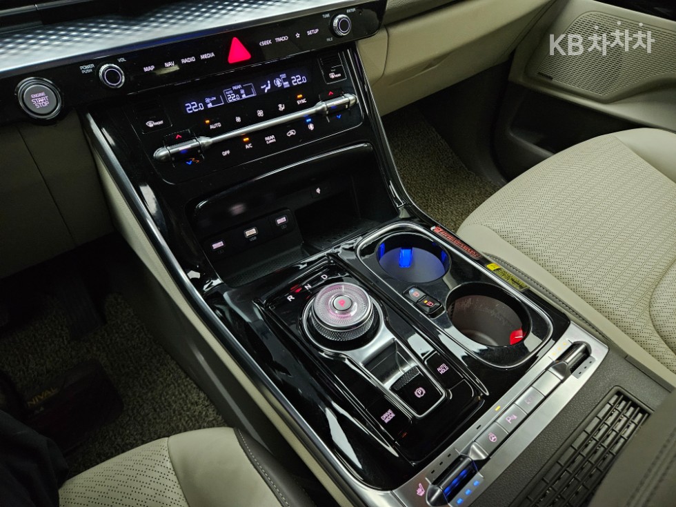 Kia Carnival — miniaturë 14