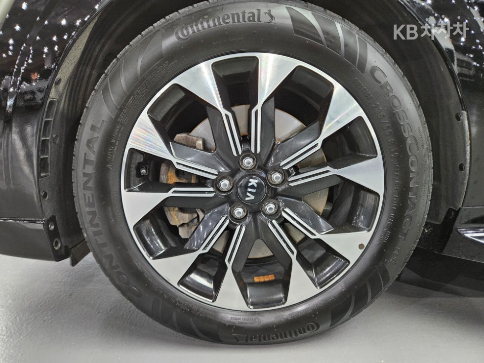 Kia Carnival — miniaturë 21