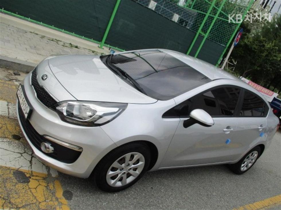 Kia Pride — miniaturë 2