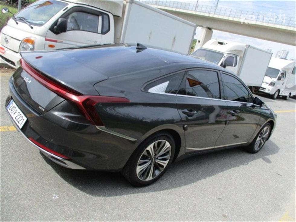 Kia K8 — miniaturë 5
