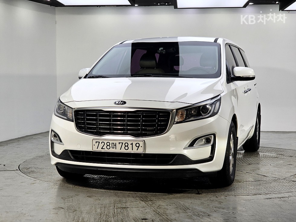 Kia Carnival — miniaturë 2