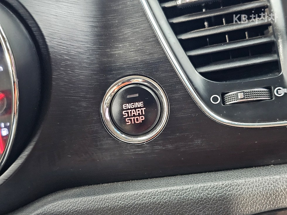 Kia Carnival — miniaturë 15