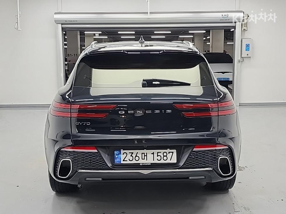 2022 Genesis GV70 photo