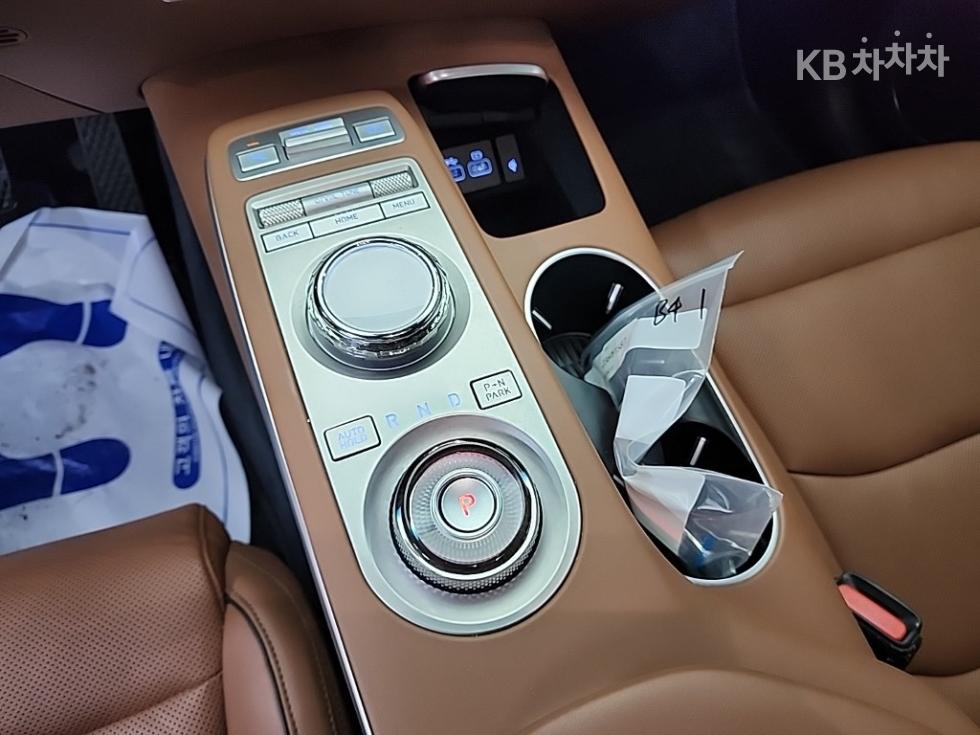 2022 Genesis GV70 photo