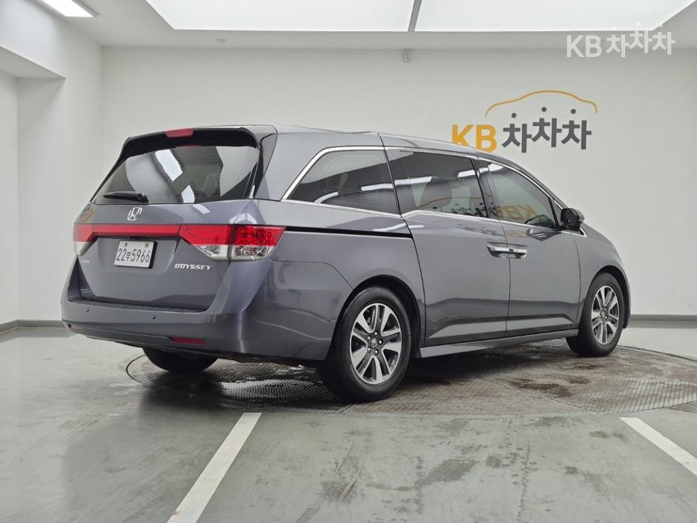 Honda Odyssey — miniaturë 4