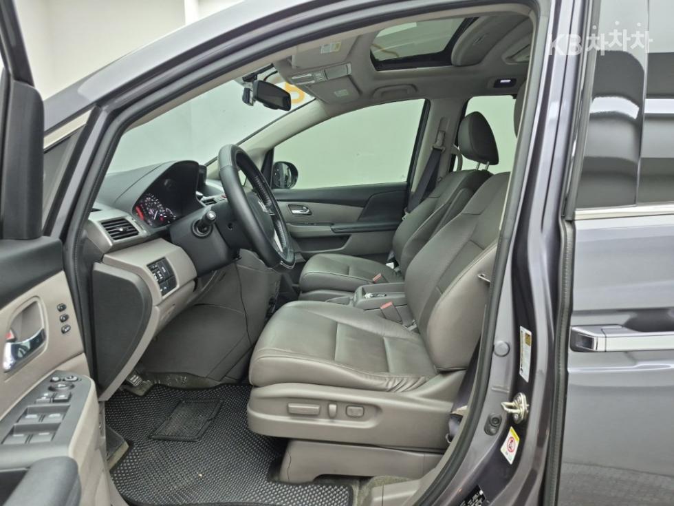 Honda Odyssey — miniaturë 11