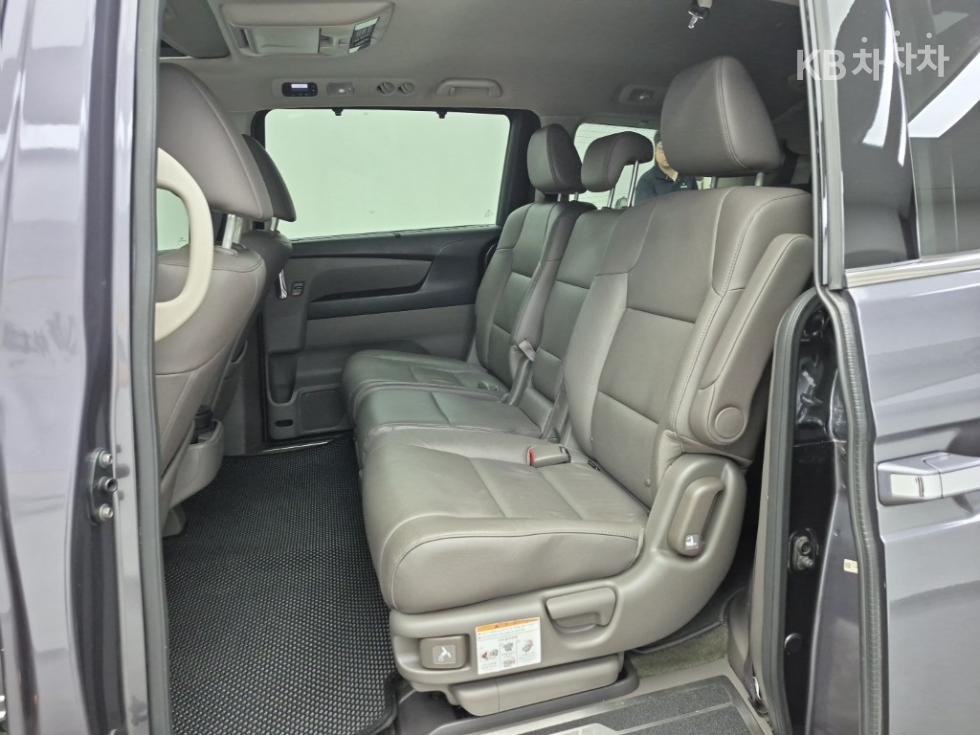 Honda Odyssey — miniaturë 12