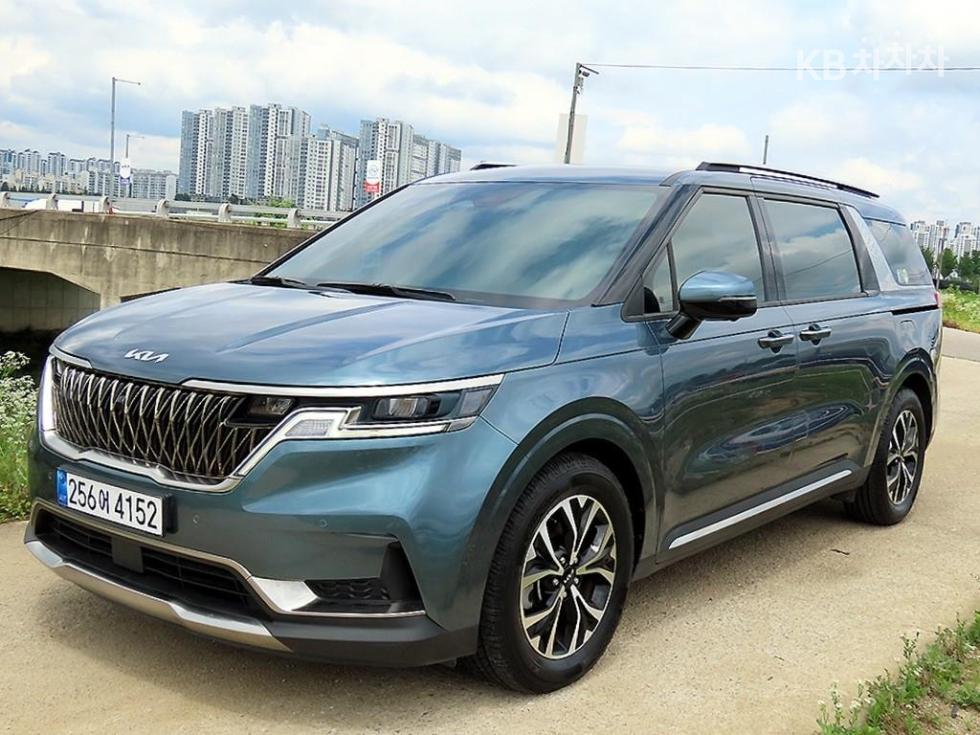 Kia Carnival — miniaturë 2