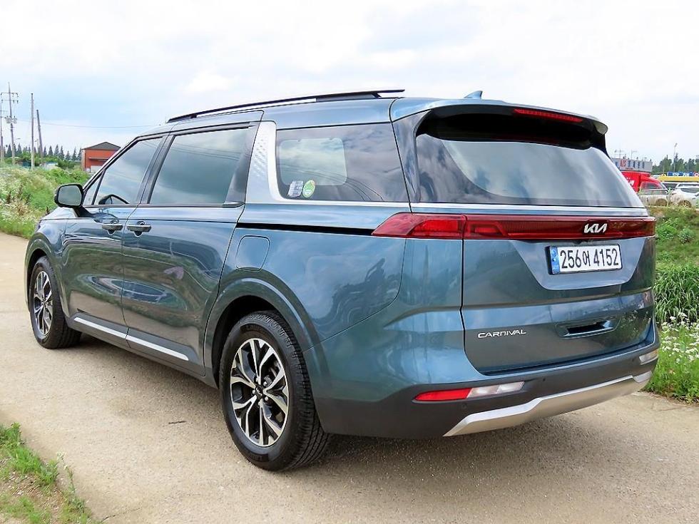 Kia Carnival — miniaturë 3