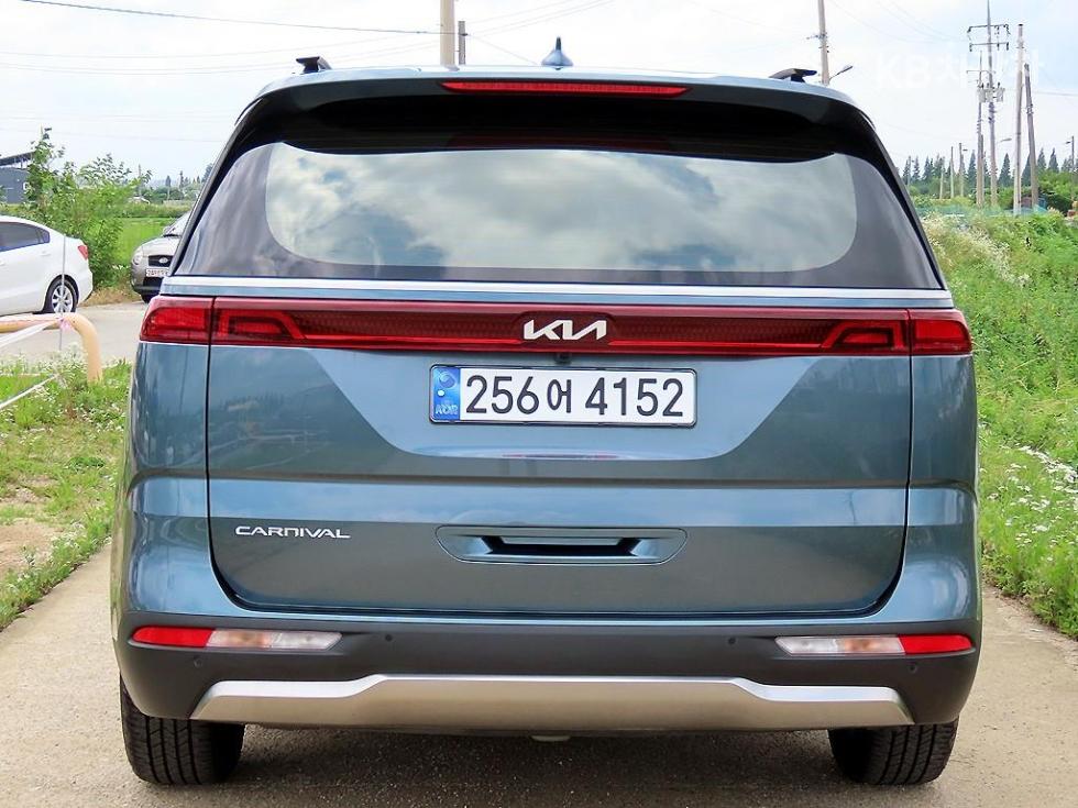 Kia Carnival — miniaturë 4