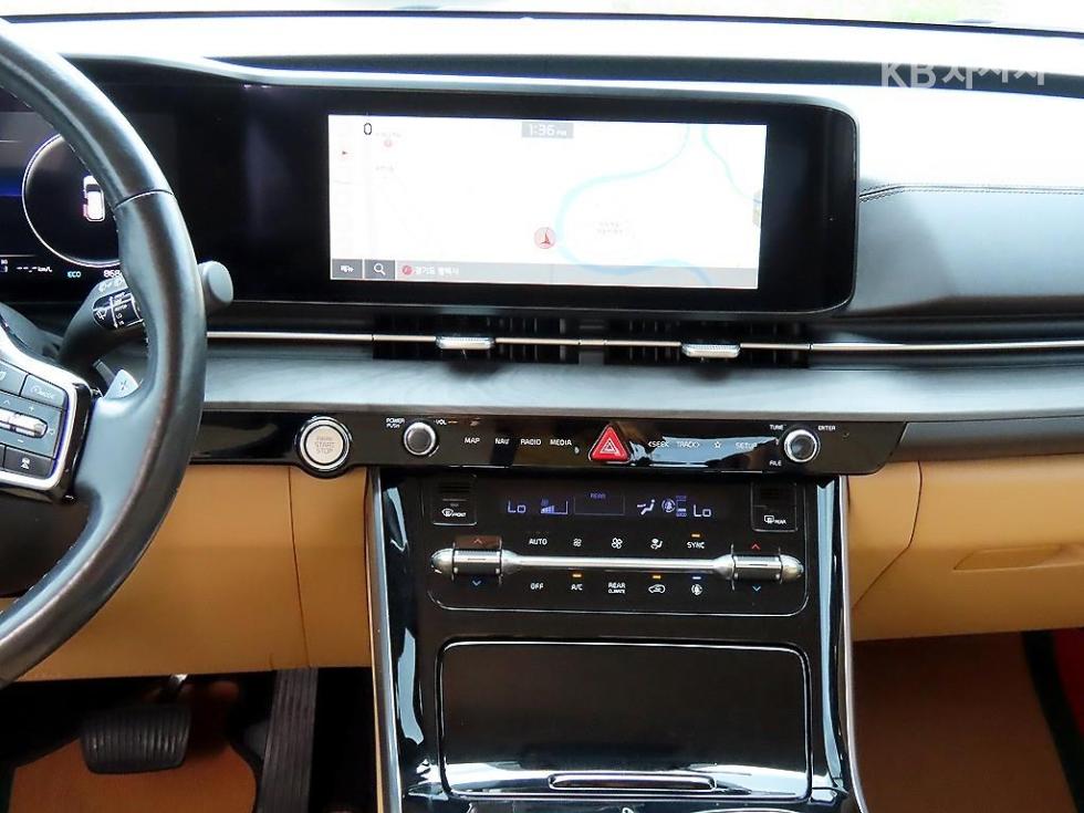 Kia Carnival — miniaturë 10