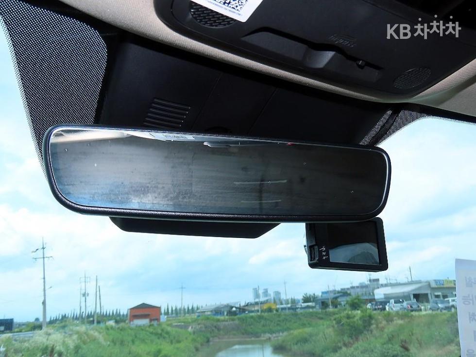 Kia Carnival — miniaturë 12