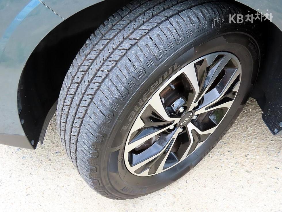 Kia Carnival — miniaturë 20