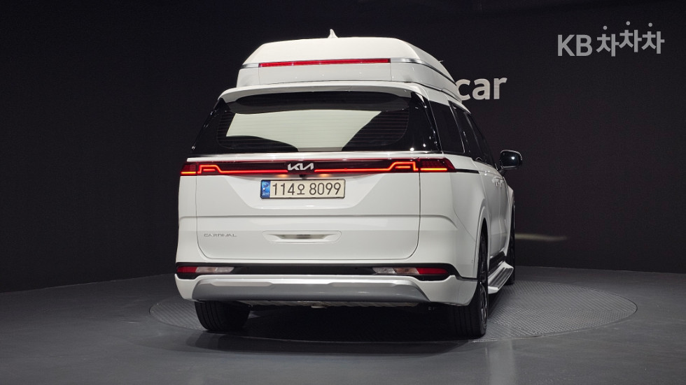 Kia Carnival — miniaturë 4