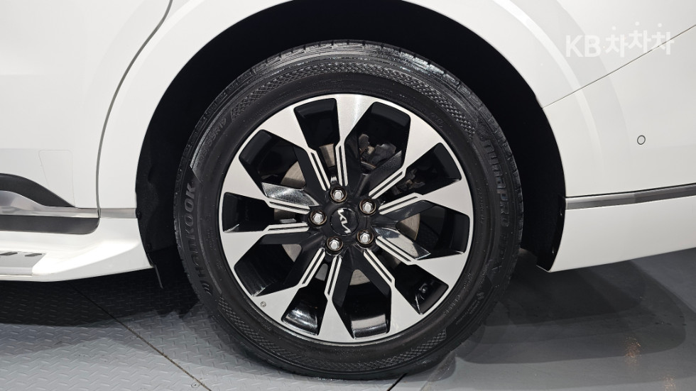 Kia Carnival — miniaturë 6