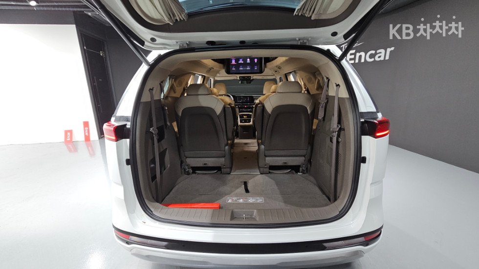 Kia Carnival — miniaturë 28