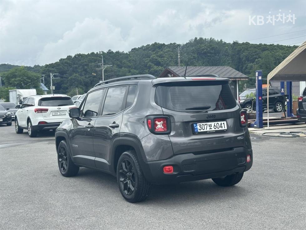 Jeep Renegade — miniaturë 5