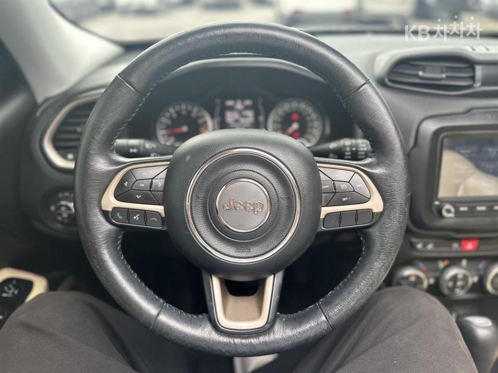 Jeep Renegade — miniaturë 13