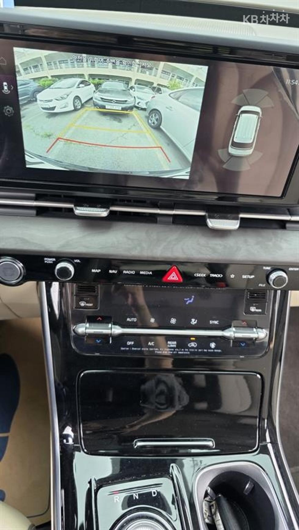 Kia Carnival — miniaturë 6