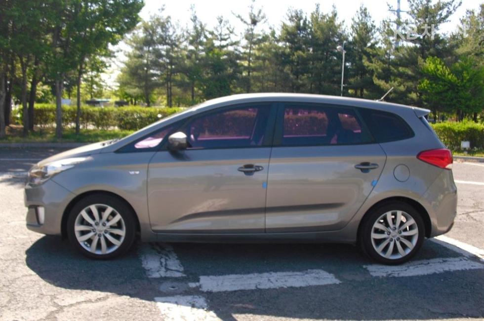Kia Carens — miniaturë 2