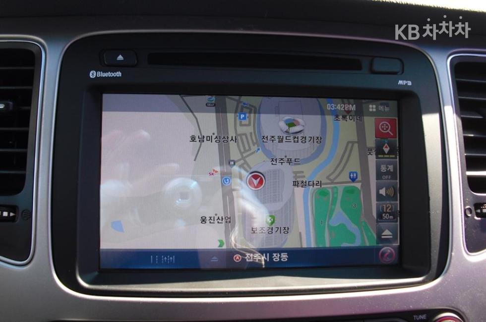 Kia Carens — miniaturë 10