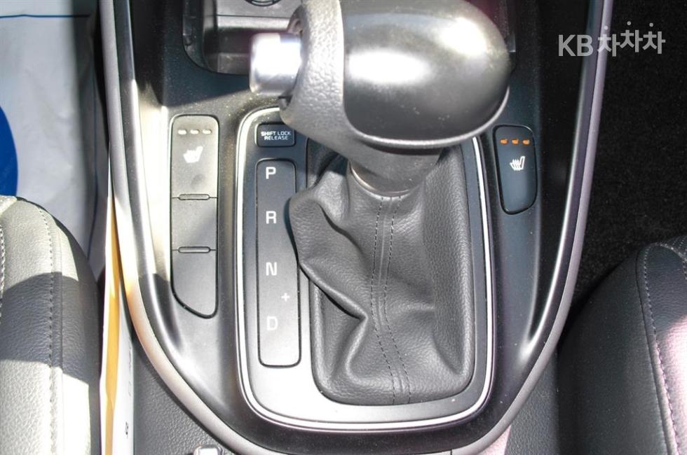Kia Carens — miniaturë 14